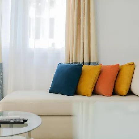 Miku - Dreamy At Wilson Square Apartment *