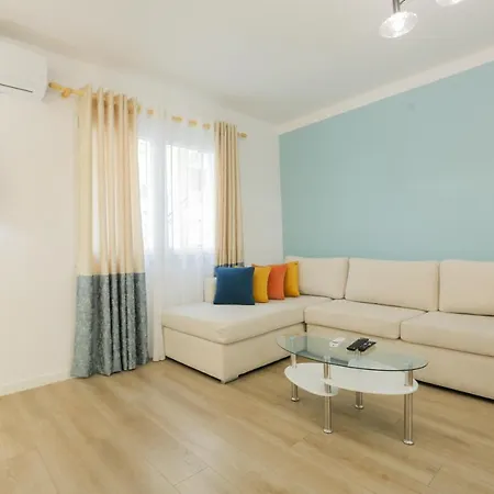 Miku - Dreamy At Wilson Square Apartment
